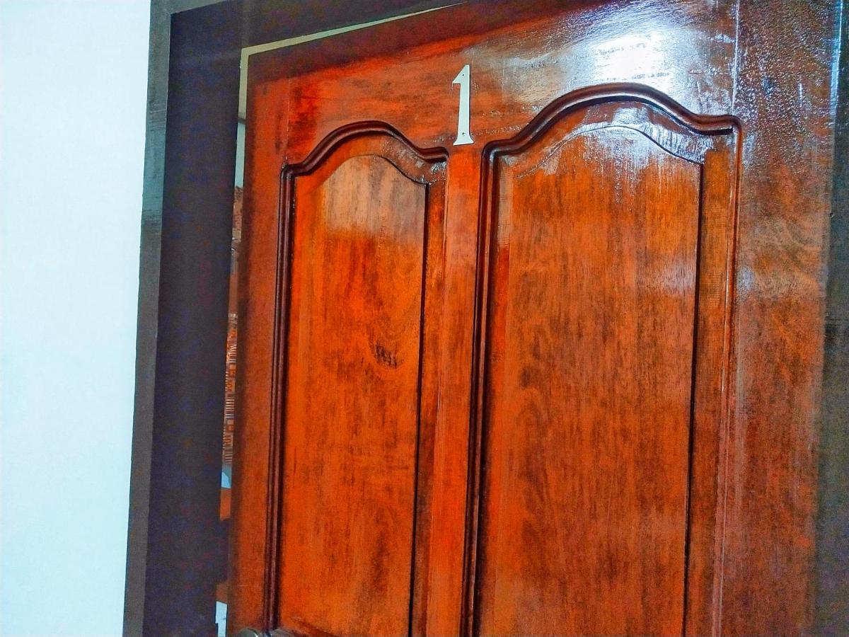 LADY GHAGHA ROOM RENTALs San Vicente  Exterior foto